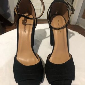 Black straps sandals